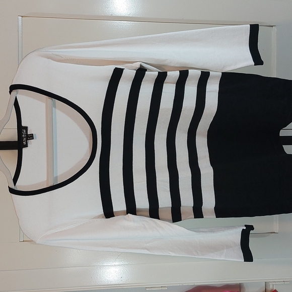 MARBLE Tops - 🧡 Marble long sleeve top size medium